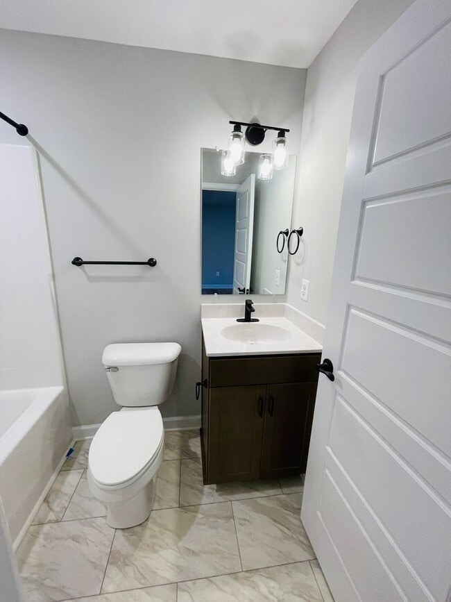 Building Photo - Brand New Townhouse in Congers Creek