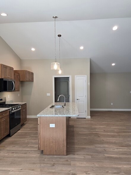 Building Photo - 2641 Cherry Farms Dr
