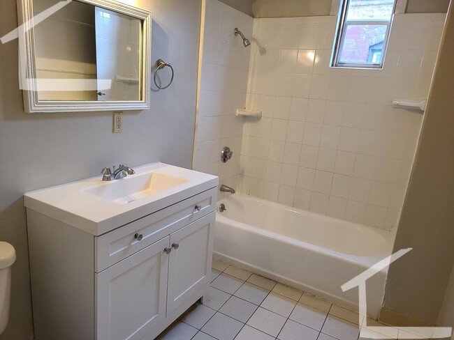 Building Photo - 9/1 No Fee! Spacious 4BR near Oak Sq, Brighton Center, Mass Pike!