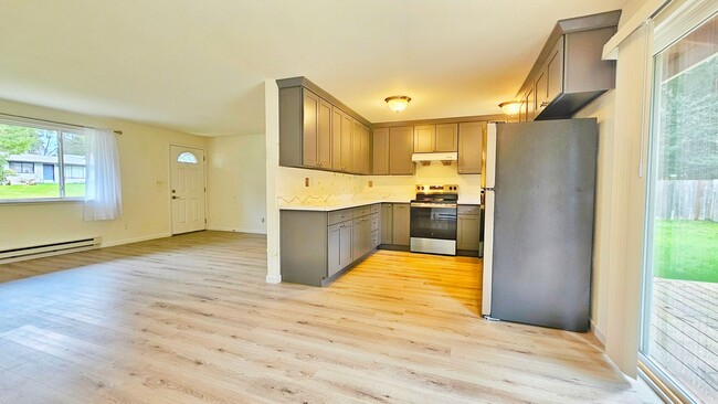 Building Photo - Beautiful 3 Bedroom 2 Bath Home in Kirkland