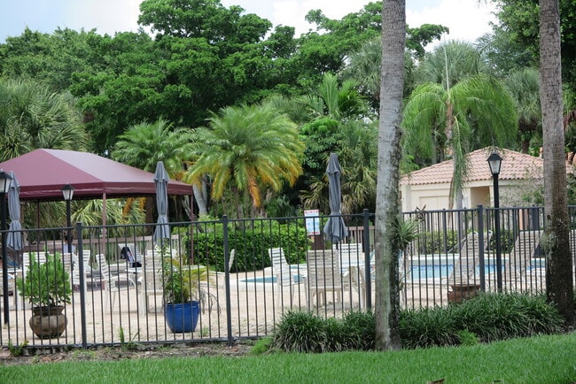 Building Photo - 7460 La Paz Blvd