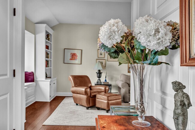 Building Photo - 123 Heritage Vlg