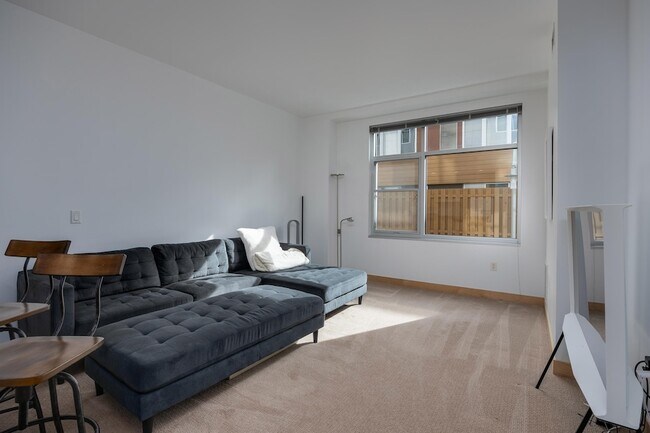 Building Photo - 309 W Washington Ave