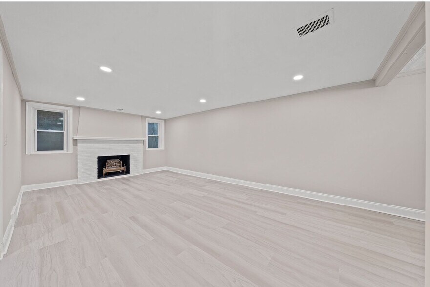 Building Photo - 3601 Tullamore Rd