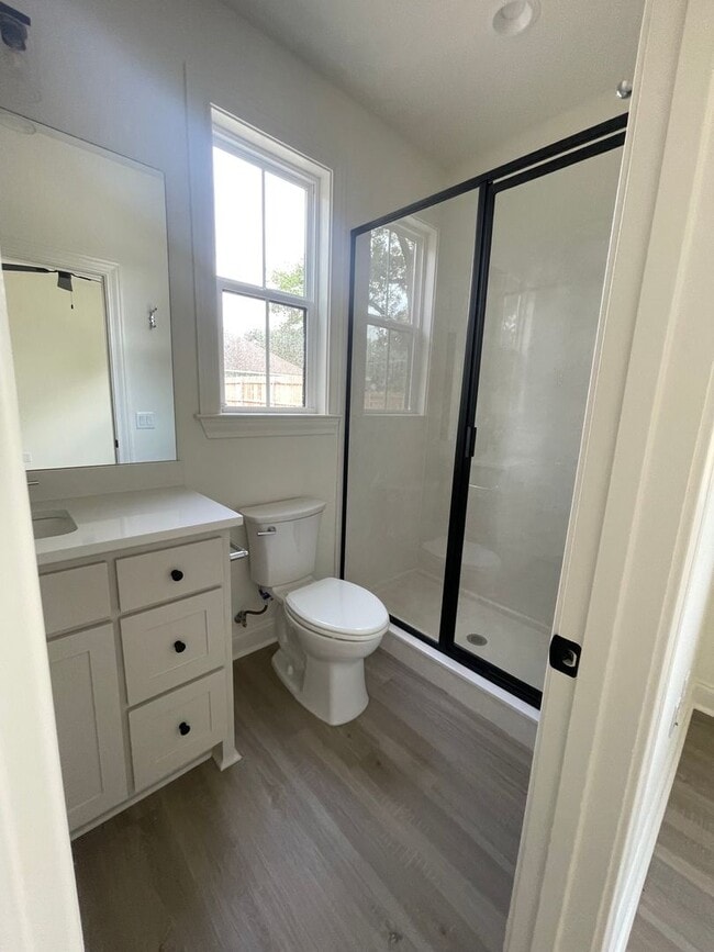 Building Photo - Luxurious NEW CONSTRUCTION 4/4.5 Home Near Baylor Campus!