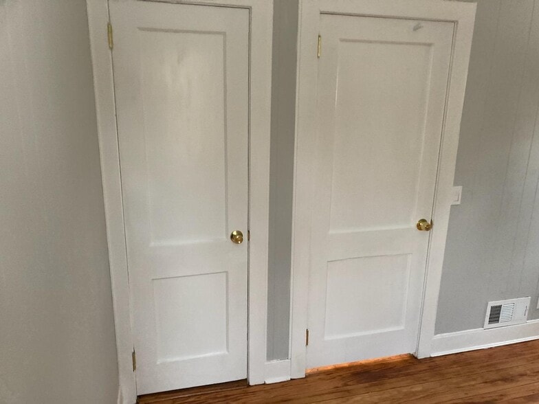 Building Photo - 23 Bayville Dr