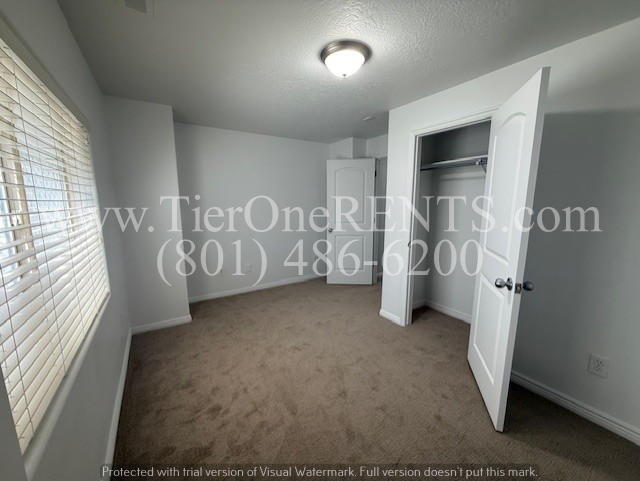 Building Photo - No deposit option for qualified renters wi...