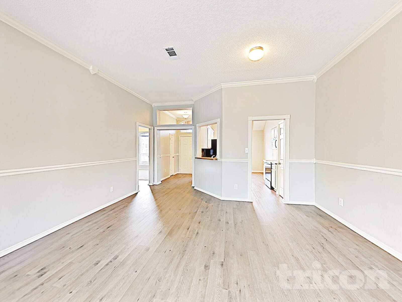 Building Photo - 229 Willow Creek Dr