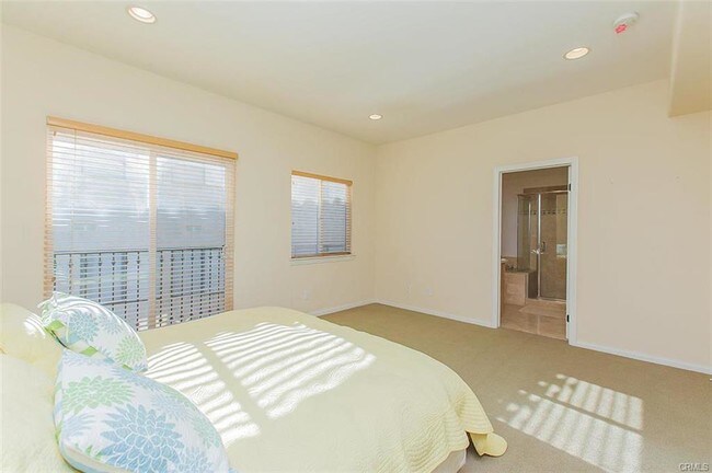 Building Photo - 2912 Baywater Ave