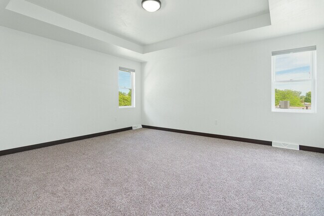 Building Photo - 735 Hoffman Rd