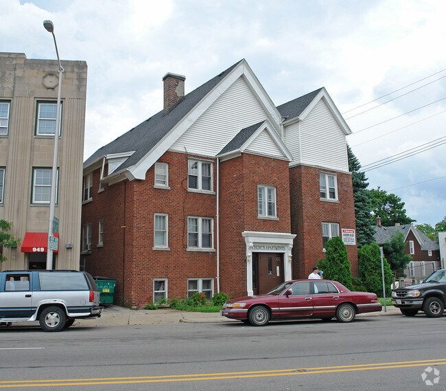 Building Photo - 1055 Washington Ave