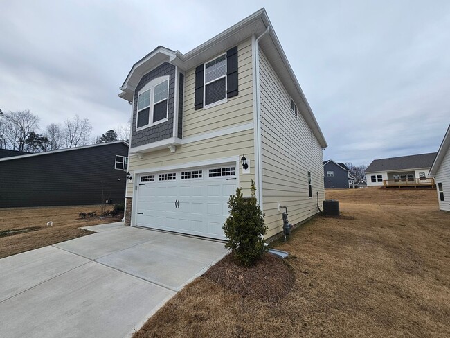 Building Photo - Brand New Cul-de-sac Home in Monroe!