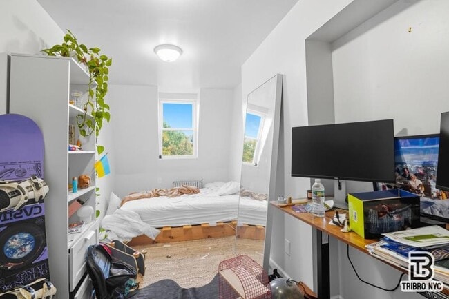 Building Photo - 3 bedroom in Brooklyn NY 11205