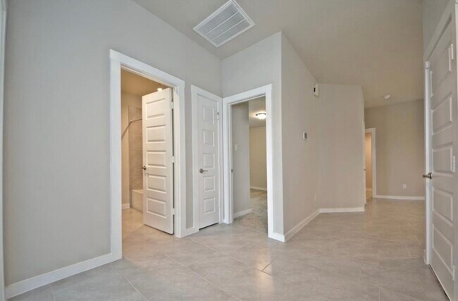 Building Photo - 7430 Victoria Brook Trace