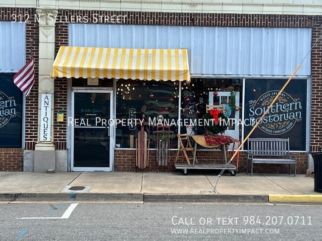 Building Photo - 312 N Sellers St