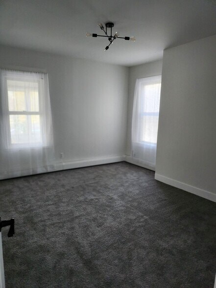 Building Photo - 46 Webster Pl