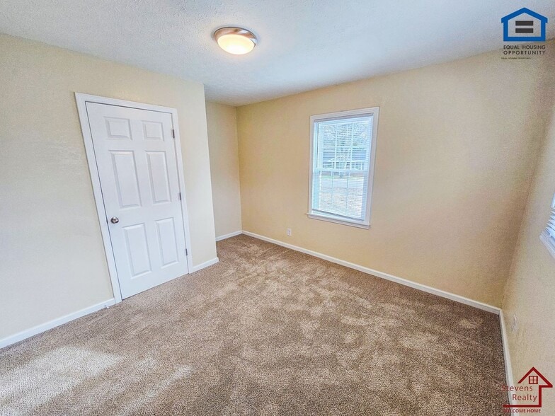 Building Photo - 1936 Bouton Bend