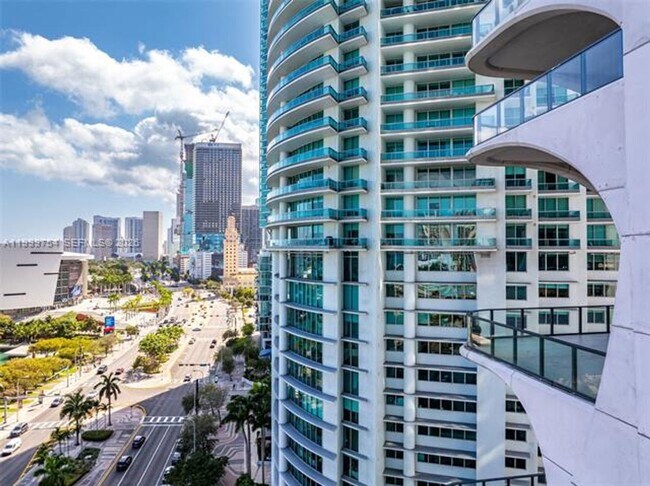 Building Photo - 1000 Biscayne Blvd