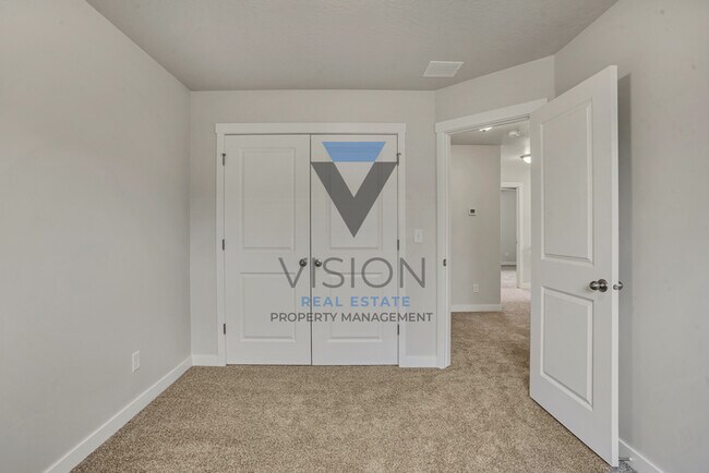 Building Photo - 4093 W Harmony Dr