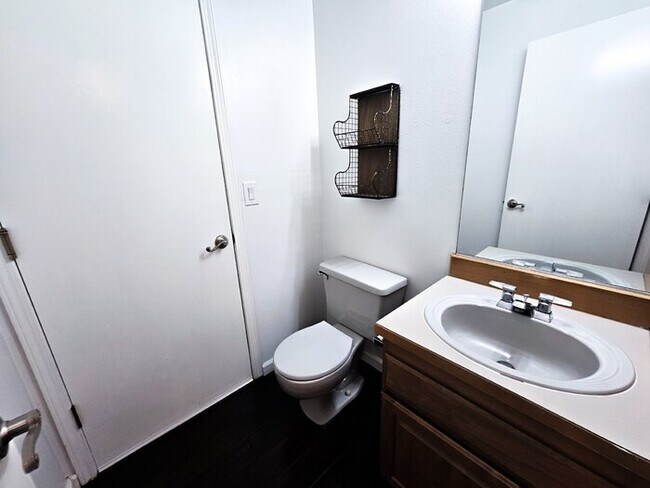 Building Photo - Townhome in Fin Hill- 2 Large Master Bedrooms, 2 Car Garage, Fully Fenced Yard, AC