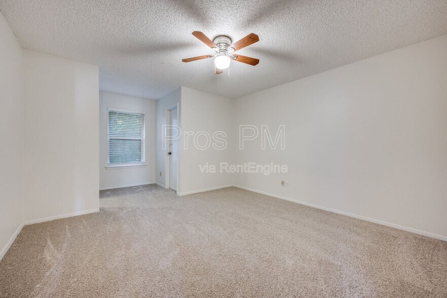 Building Photo - 329 Casie Ct