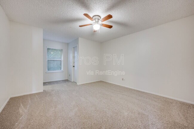 Building Photo - 329 Casie Ct