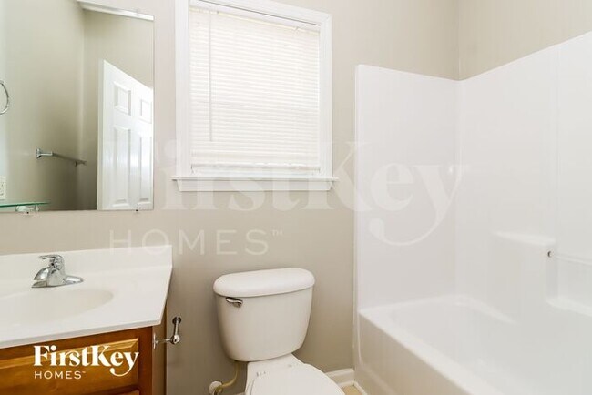 Building Photo - 103 Tilton Dr