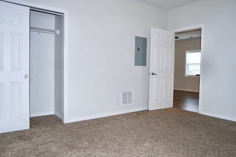 Building Photo - 2310 E St Vrain St