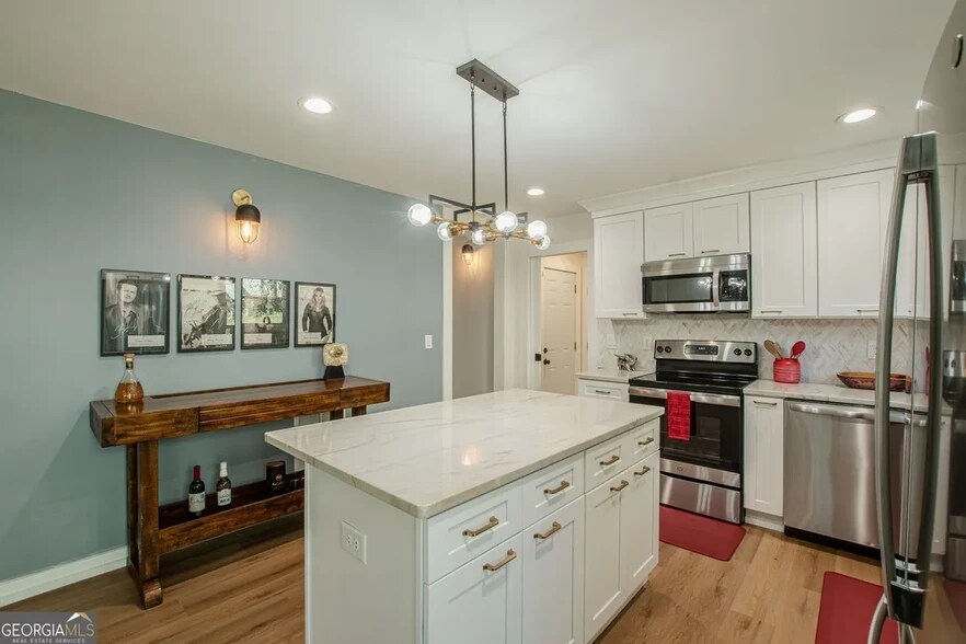 Building Photo - 2657 Blount St