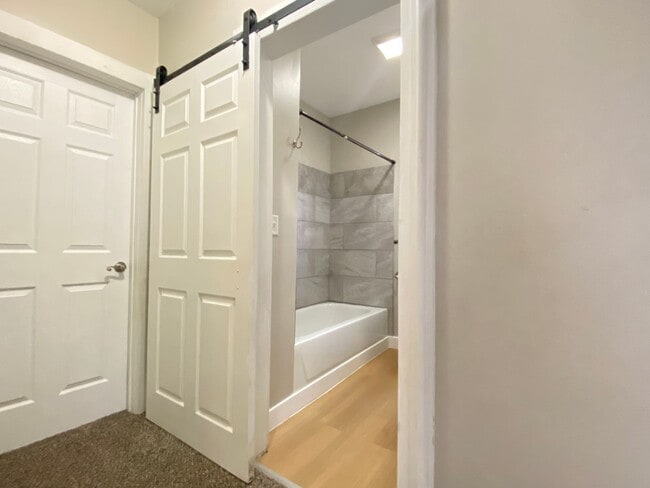 Building Photo - 2 Bed Home With A Den Michigan City