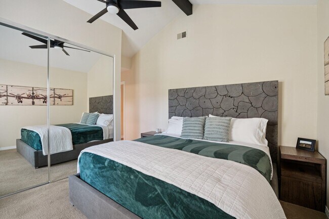 Building Photo - 29 Lakeshore Dr