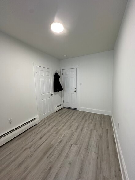 Building Photo - 176 Pearl St