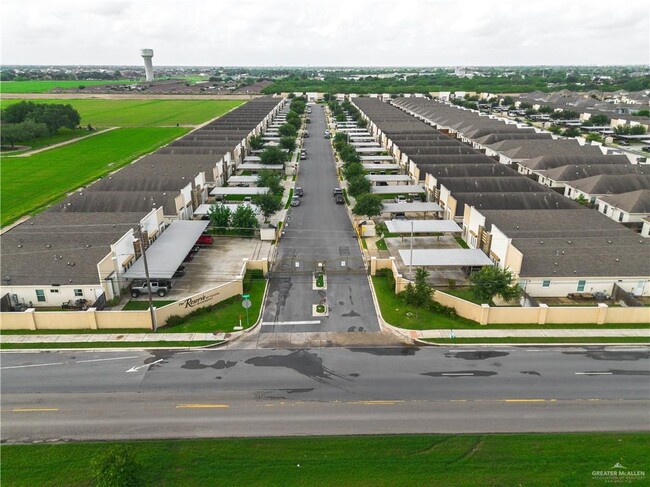 Building Photo - 14 Javalina Ave
