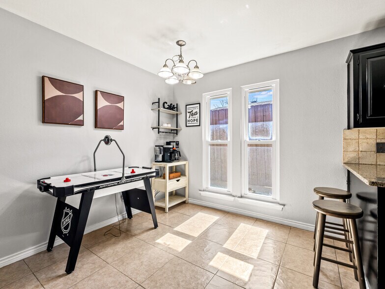 Building Photo - 1113 Roaring Springs Dr