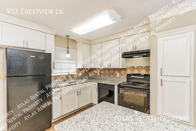 Building Photo - 933 Crestview Dr