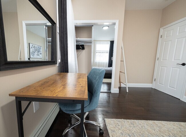 Building Photo - 245 W 113th St