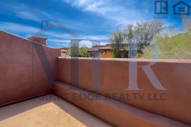 Building Photo - 3Bed/2.5Bath Townhouse w/2 Car Garage in Carefree! $399 MOVE-IN SPECIAL! Move-In Ready on 4/9/2026!