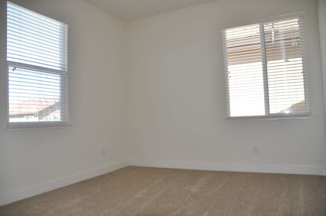 Building Photo - Beautiful North Natomas 3/2 plus LOFT!  Please read entire ad prior to requesting a viewing!