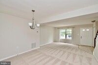 Building Photo - 6643 Medinah Ln