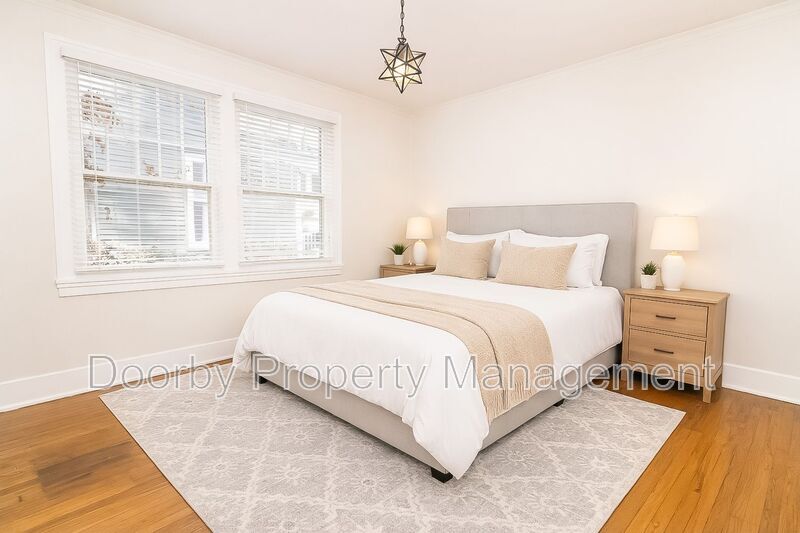 Building Photo - 2112 Duncan Ave