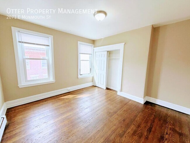 Building Photo - 2071 E Monmouth St