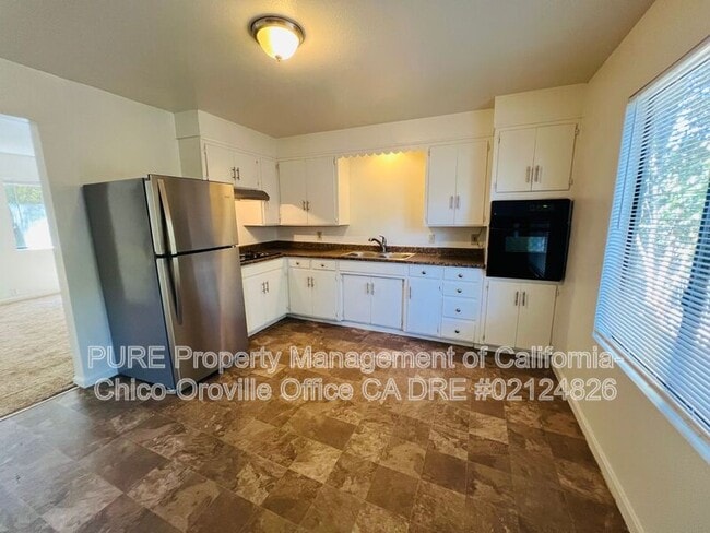 Building Photo - 9210 Goodspeed St