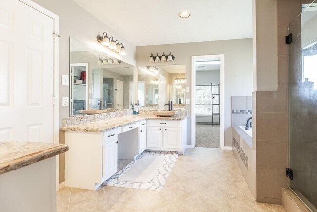 Building Photo - 15422 Downford Dr