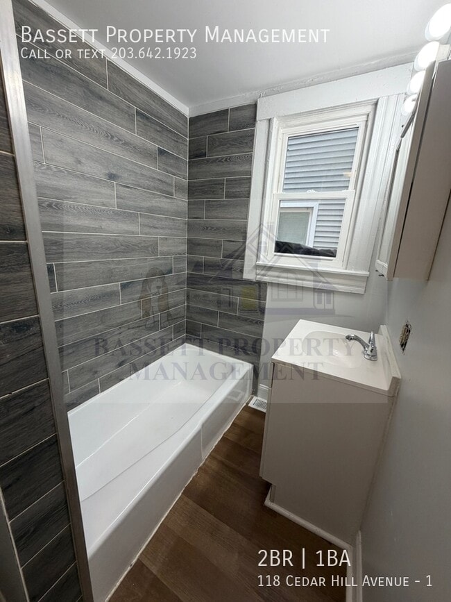 Building Photo - 118 Cedar Hill Ave