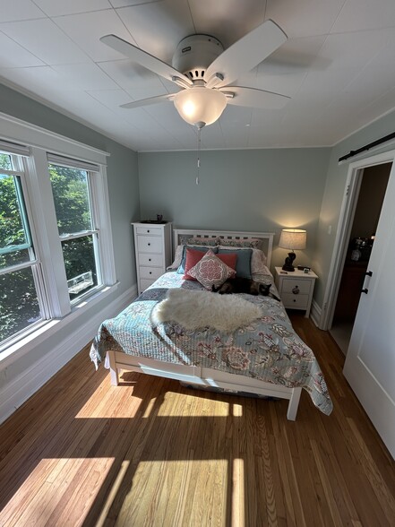 "barn" privacy door - 617 Delles Rd