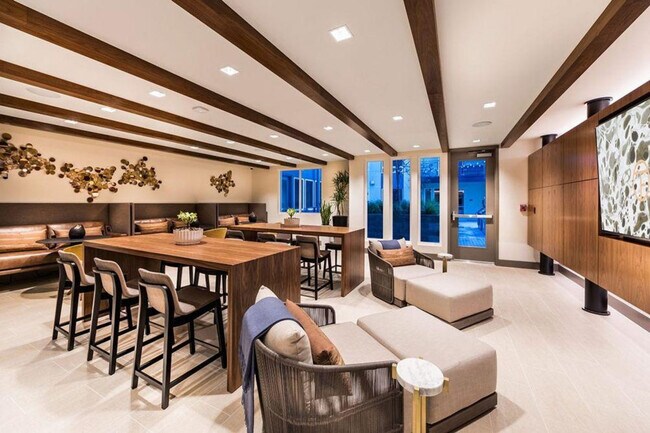 Building Photo - 345 E McKinley Ave