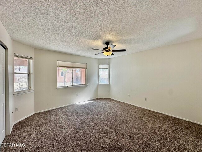 Building Photo - 12277 Red Sun Dr