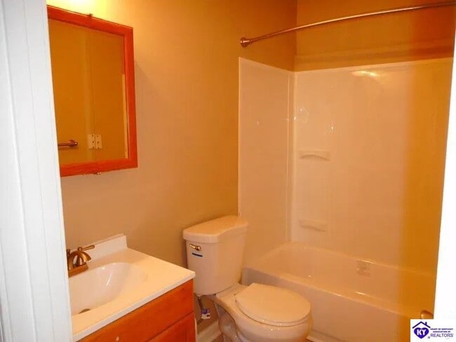 Building Photo - 700 Westport Rd