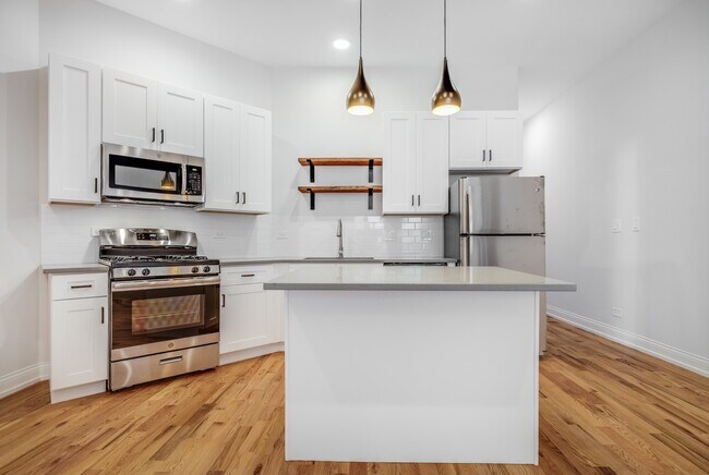 Building Photo - 5407 S Harper Ave