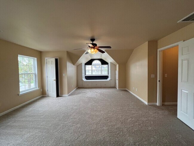 Building Photo - 570 Batty Way